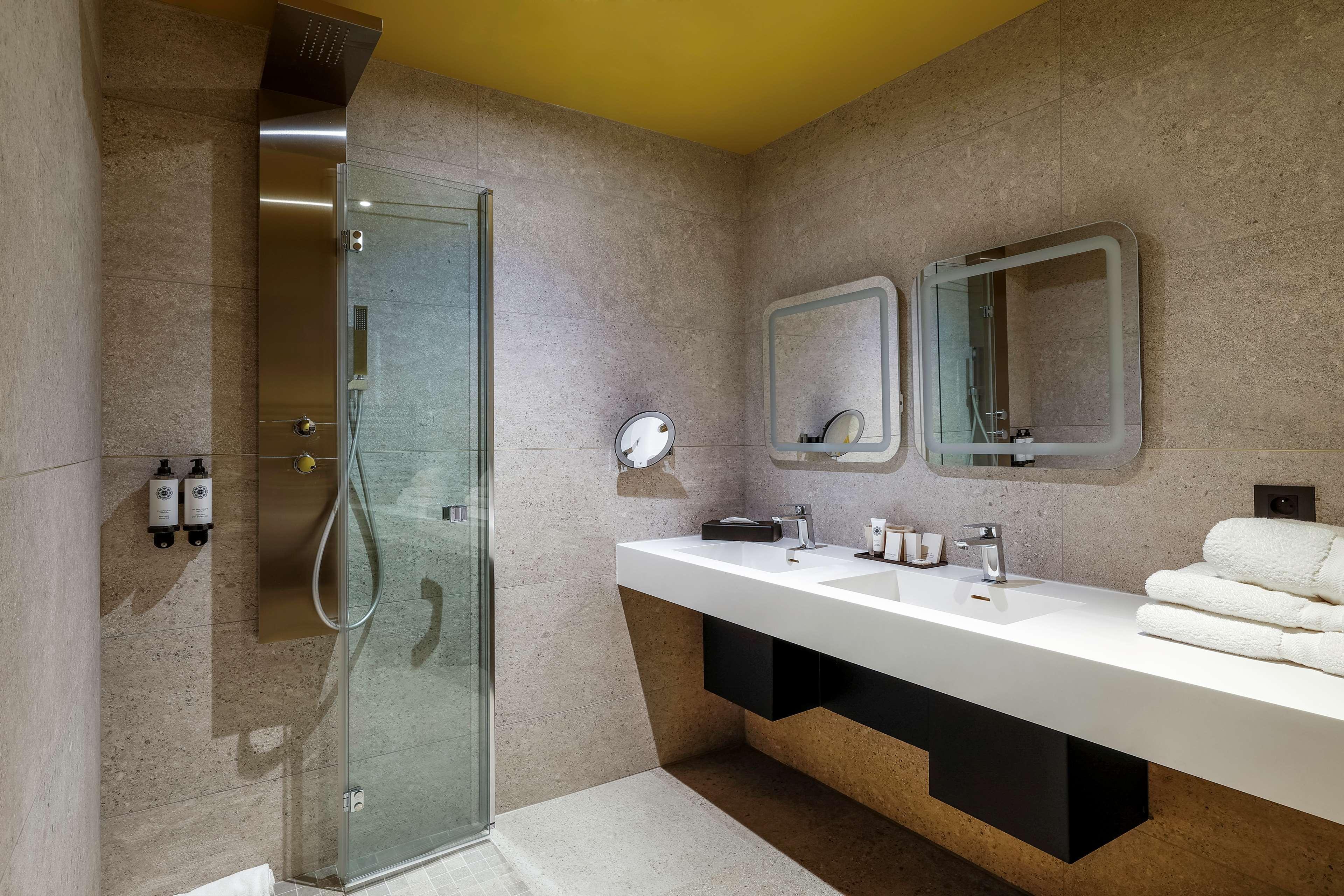 Hotel Leprince Spa; Western Premier Collection Le Mans